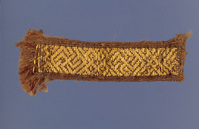Taśma brokatowa z Trondheim. Vitenskapsmuseet. 